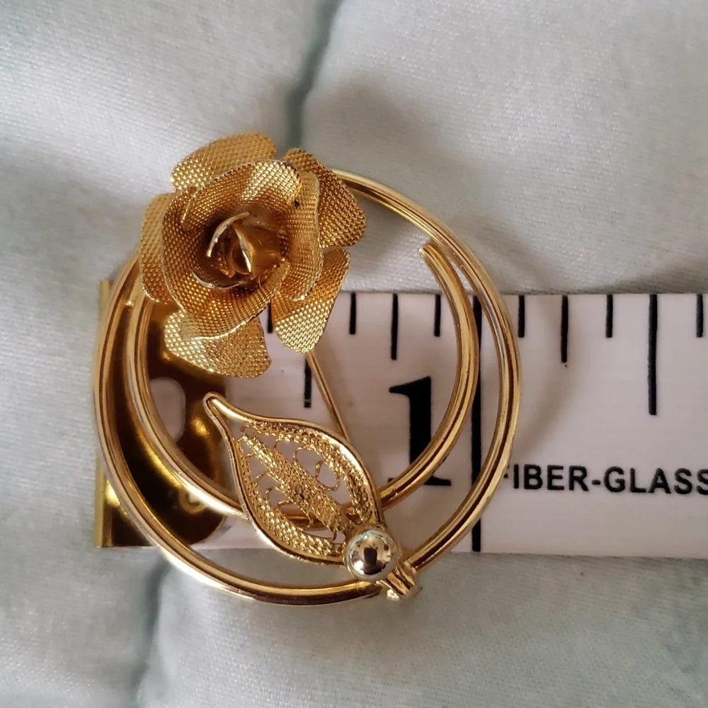 Sarah Coventry Rose Brooch